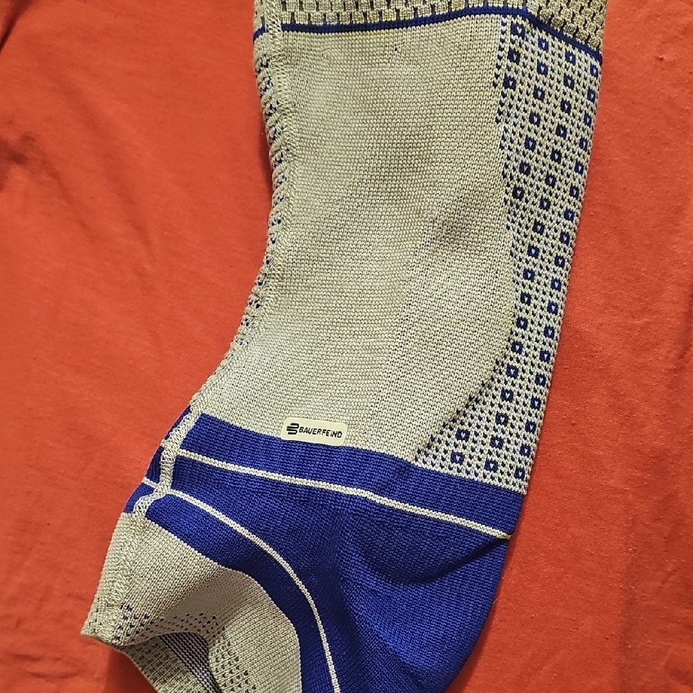 Bauerfeind Athletic Compression Elbow Brace - Gray & Blue